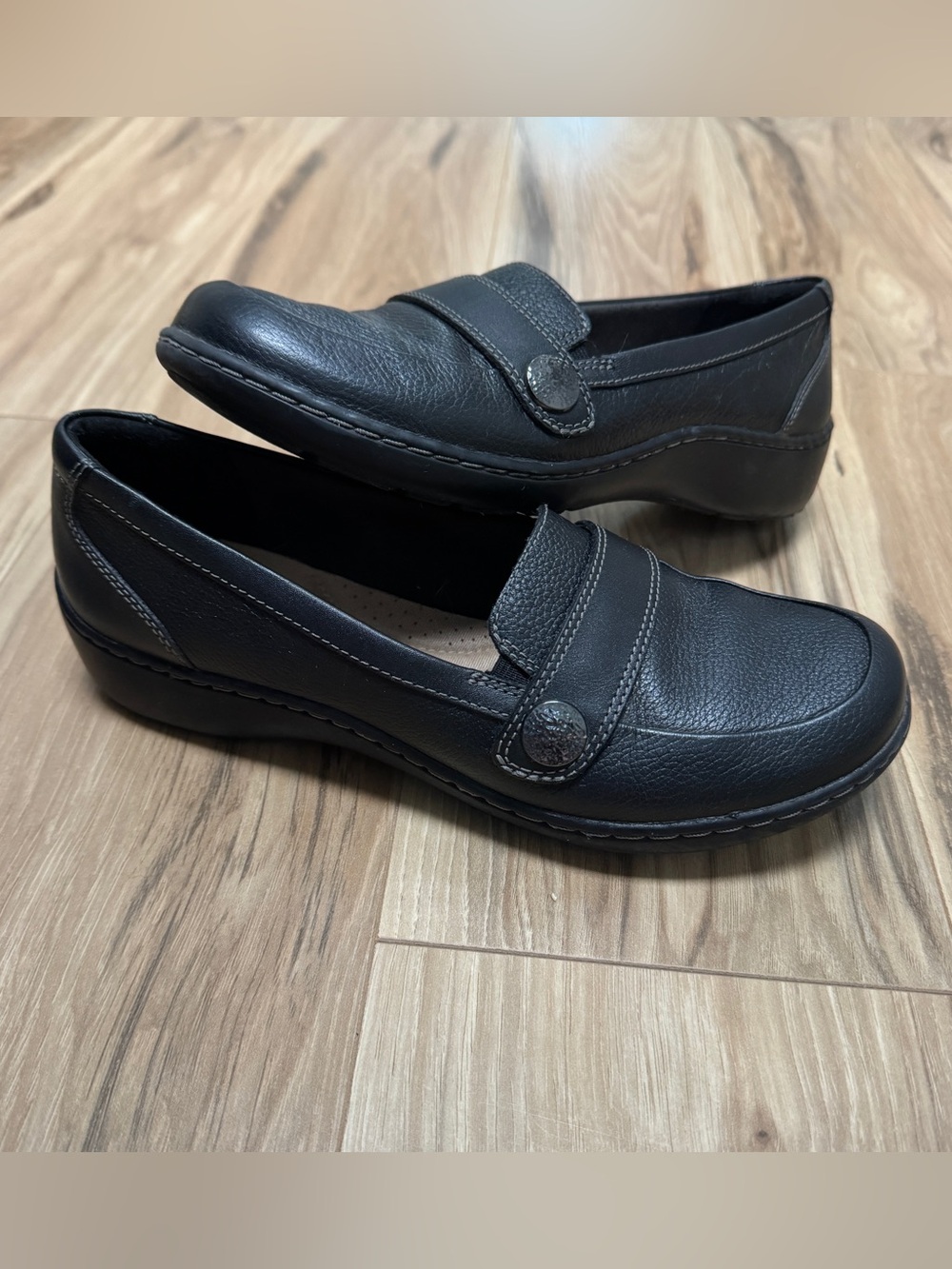 Clarks Women’s Cora Daisy Black Leather Slip On Loafers Comfort Walking Size 7.5